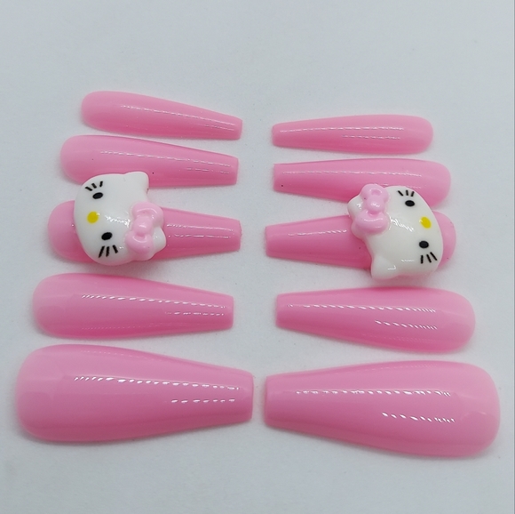 Hello Kitty Press on Nails - Picture 5 of 5